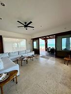 DK Luxury Ocean Front Villas - Adults Only by Baleine Group