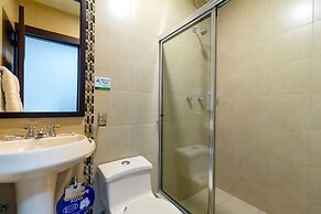 Hotel Majestic 2 by HHG