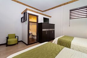Hotel Majestic 2 by HHG