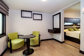 Hotel Majestic 2 by HHG