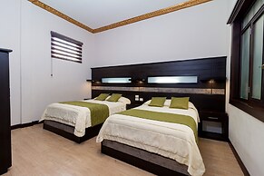 Hotel Majestic 2 by HHG