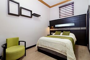 Hotel Majestic 2 by HHG