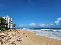 Gorgeous 1-Bedroom Beachside Suite