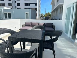 Gorgeous 1-Bedroom Beachside Suite