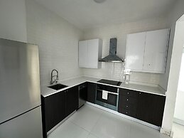 Gorgeous 1-Bedroom Beachside Suite