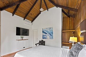 Hotel H4