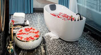 Catherine Cruises