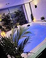 1 Bed Flat - Sleeps 2 - Jacuzzi - Parking - Wifi