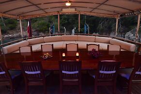 Kaya Yachting