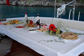 Kaya Yachting