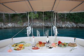 Kaya Yachting