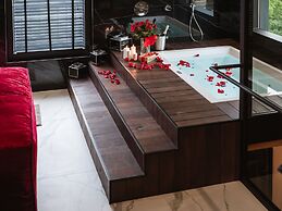 Art Suites Luxury Hotel