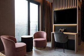 Art Suites Luxury Hotel