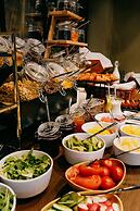 Art Suites Luxury Hotel