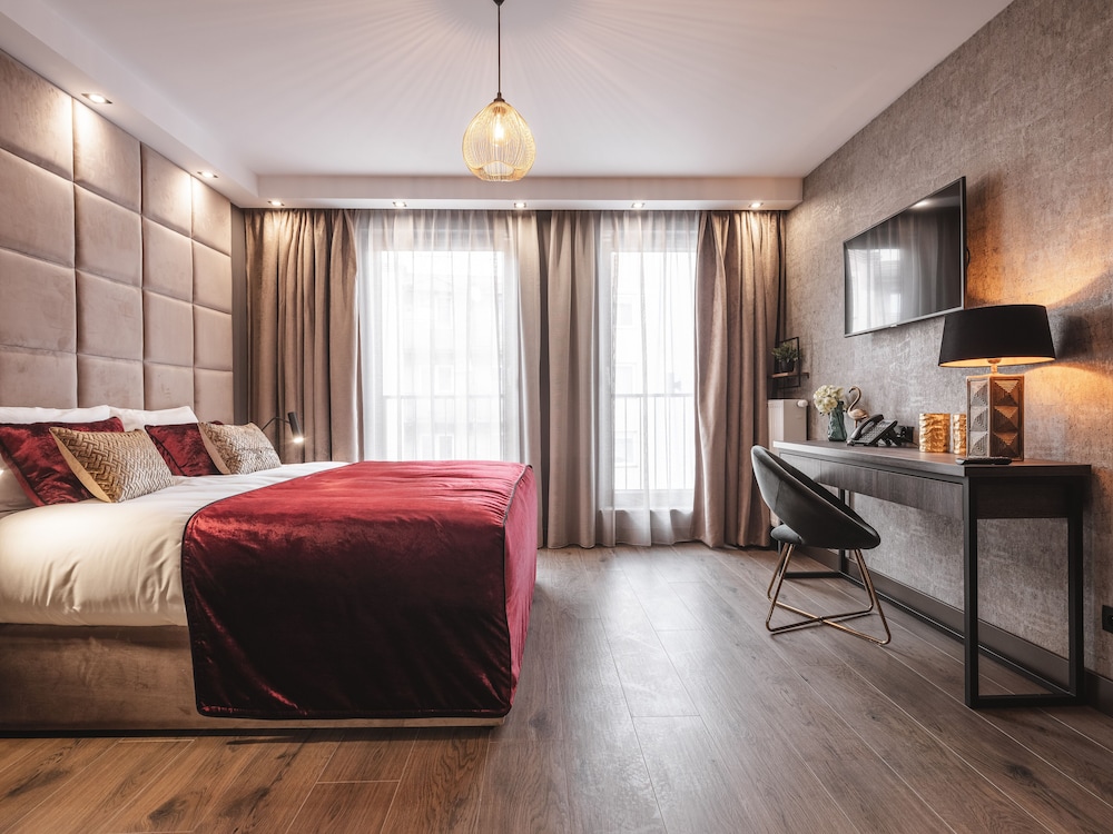 Art Suites Luxury Hotel