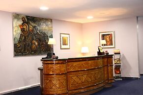 The Clan Suites