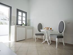 Anthemis Suites