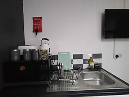 Black Ocean Holiday Apartments