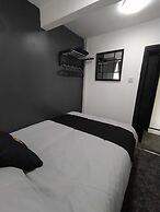 Black Ocean Holiday Apartments