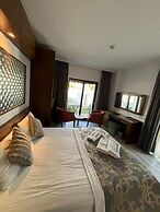Small Beach Hotel