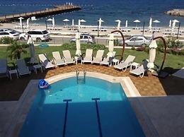 Small Beach Hotel