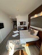 Small Beach Hotel