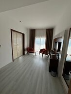 Small Beach Hotel