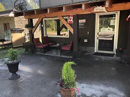 Stewart Mountain Lodge