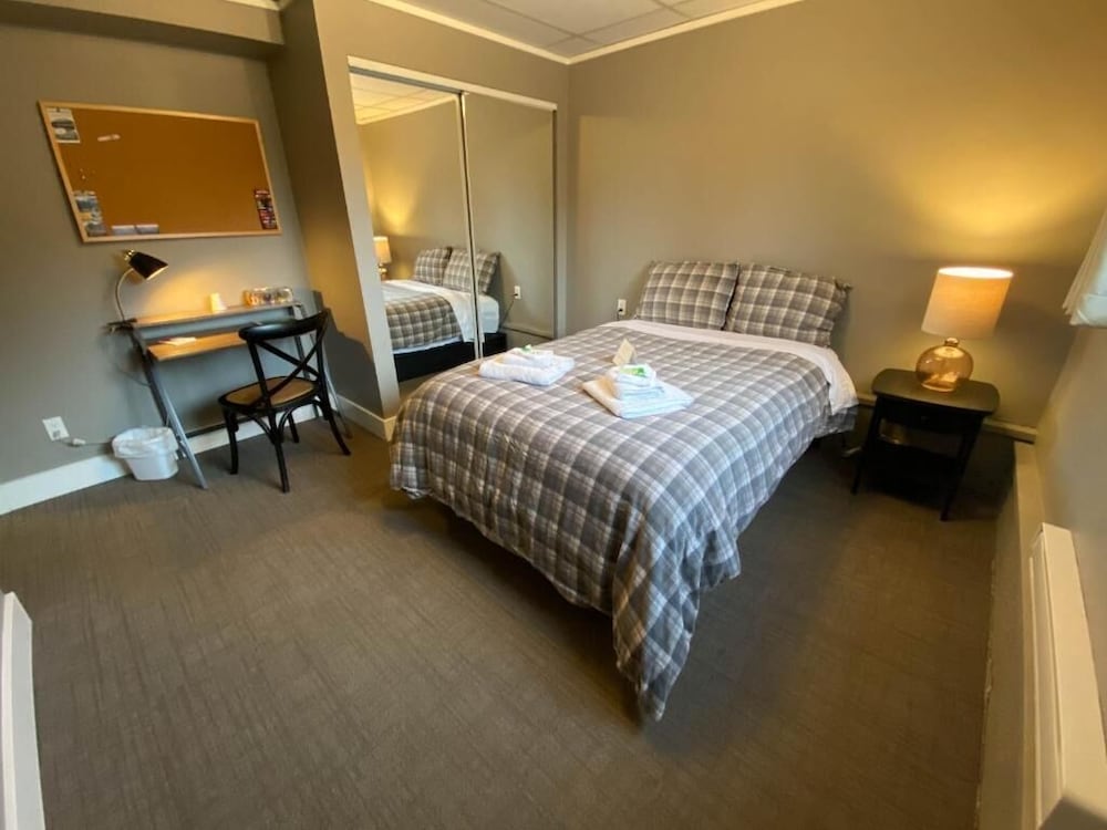 Stewart Mountain Lodge