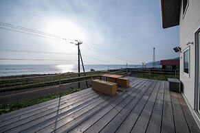 SUNNY SIDE HOUSE