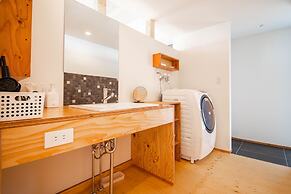 SUNNY SIDE HOUSE