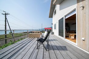 SUNNY SIDE HOUSE