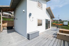 SUNNY SIDE HOUSE