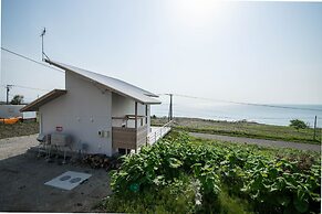 SUNNY SIDE HOUSE