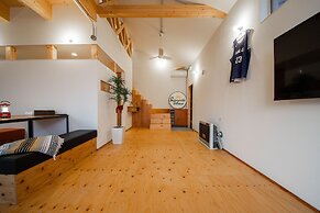 SUNNY SIDE HOUSE