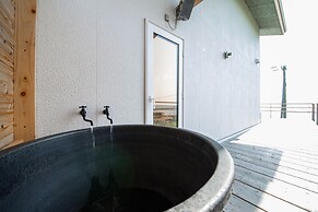 SUNNY SIDE HOUSE