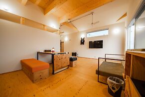 SUNNY SIDE HOUSE