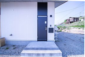 SUNNY SIDE HOUSE