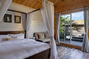 Casawood Resort