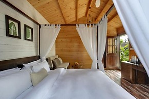 Casawood Resort