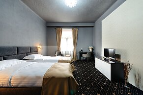 Palace Bulevard