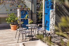 The Olive Poolhouse