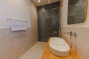 The Olive Poolhouse