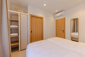 The Olive Poolhouse