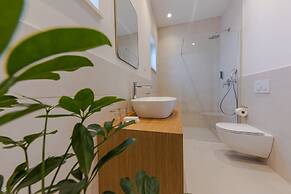 The Olive Poolhouse