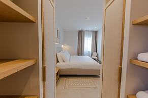 The Olive Poolhouse
