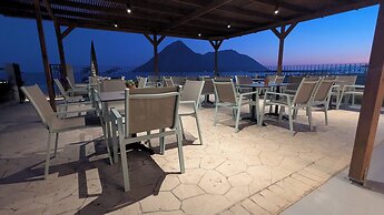 Costa Ionica Mytikas Seaside Hotel