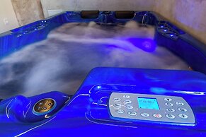 Luxury Hedone Apartment with Private SPA Zone
