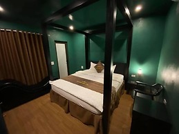 NHA NGHI HOANG LONG