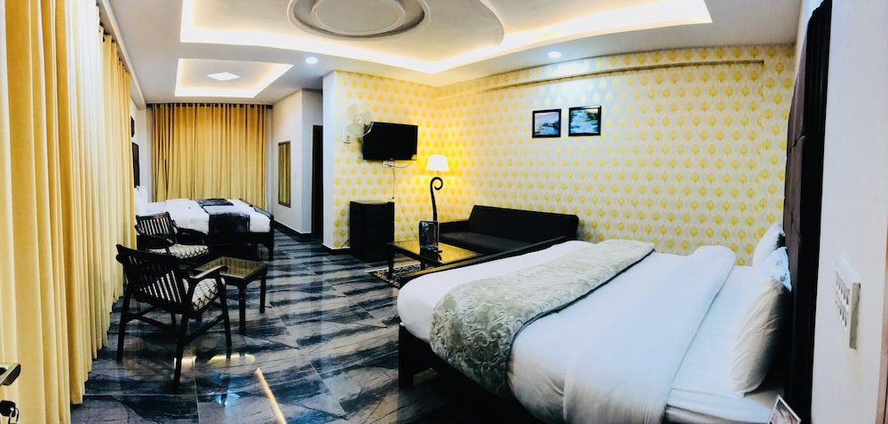 Grand Taj Hotel